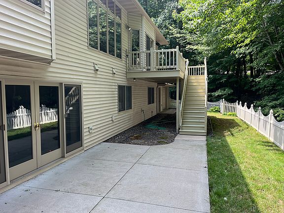 4th image of 228 Oak Knoll Drive