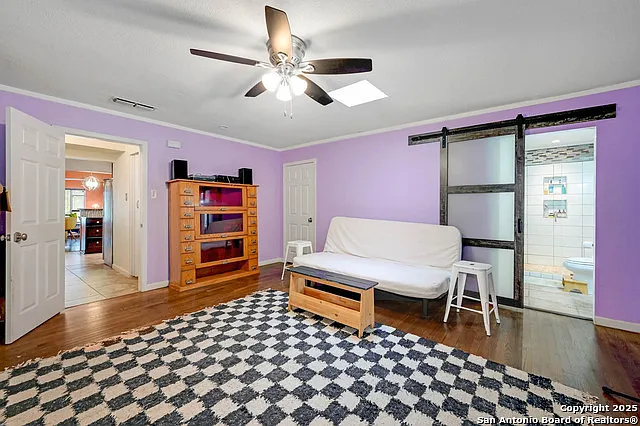 2231 W Woodlawn Ave — Photo 3