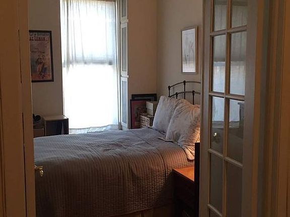 4th image of 225 W 10th St APT 3C