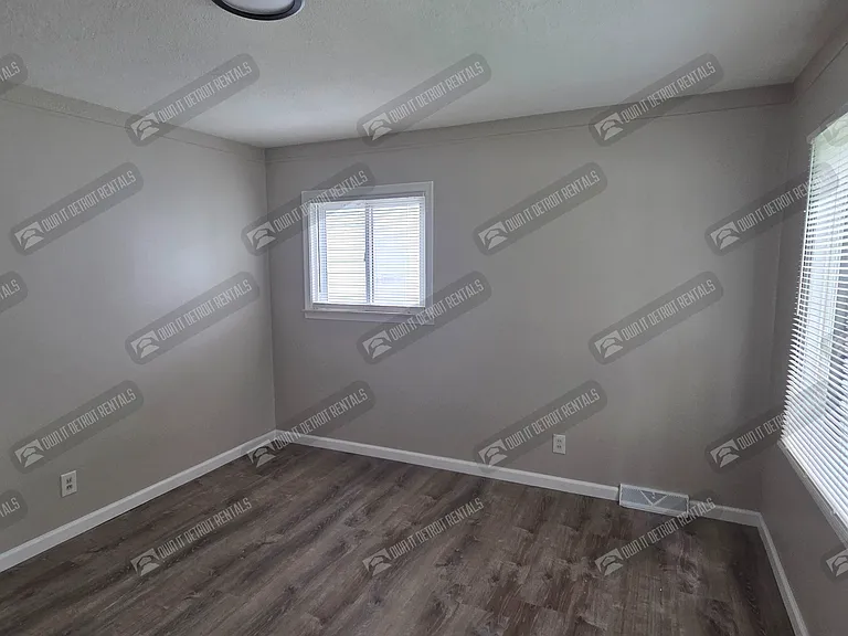 13065 Sherman Ave — Photo 8