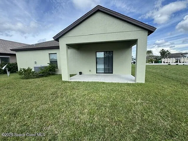 4 bed, 2.0 bath, 1862 sqft, $2,495 — Photo 4