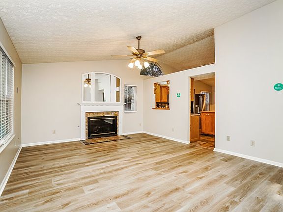 3rd image of 221 Stonhope Dr