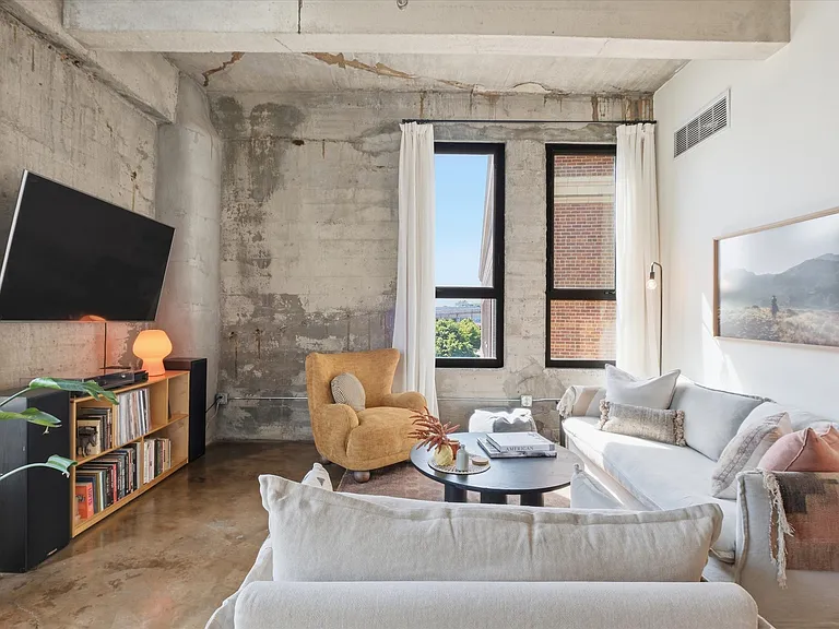 360 W Pershing Rd #190 — Photo 6