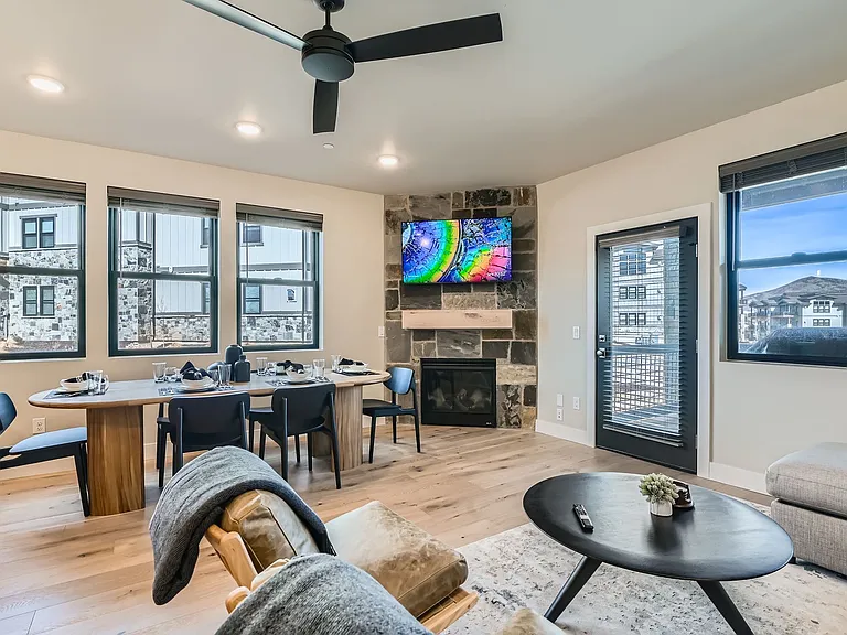 1169 W Helling Cir #101 — Photo 5