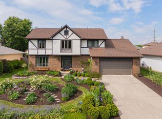 2406 Parkview Dr, Grove City, OH 43123