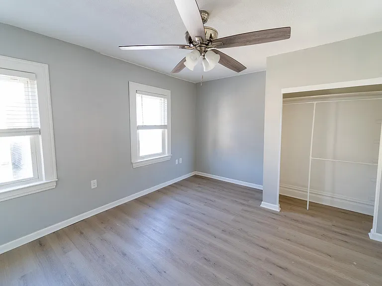 402A Sample St — Photo 6