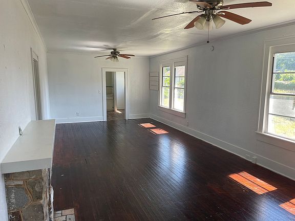2nd image of 3125 Stonewall St