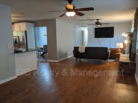 5th image of 4425 Rosehill Ave