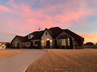 721 W Baker Ave, Springdale, AR 72762