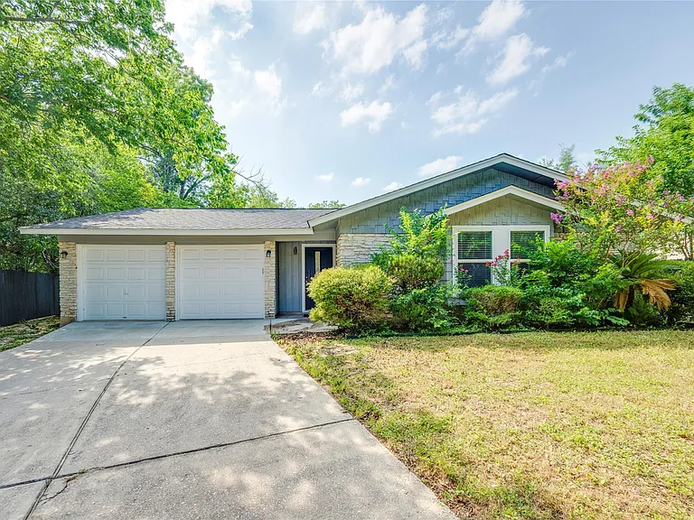 5402 Chevy Cir — Photo 2