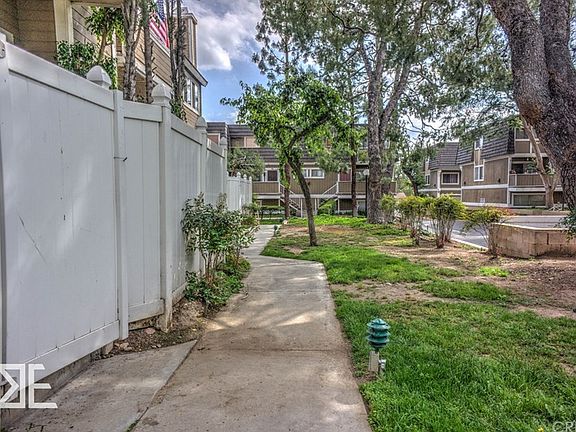 2nd image of 1913 Glenoaks Blvd Unit 156