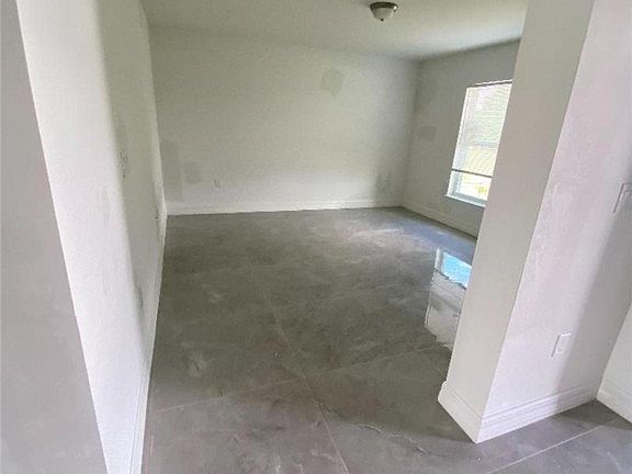 3rd image of 2606 Queen Dr