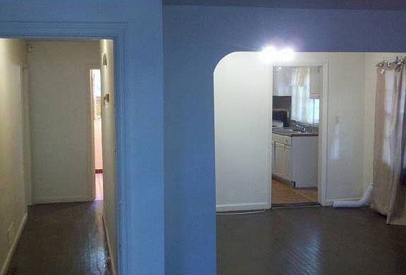 Livingroom/Hallway