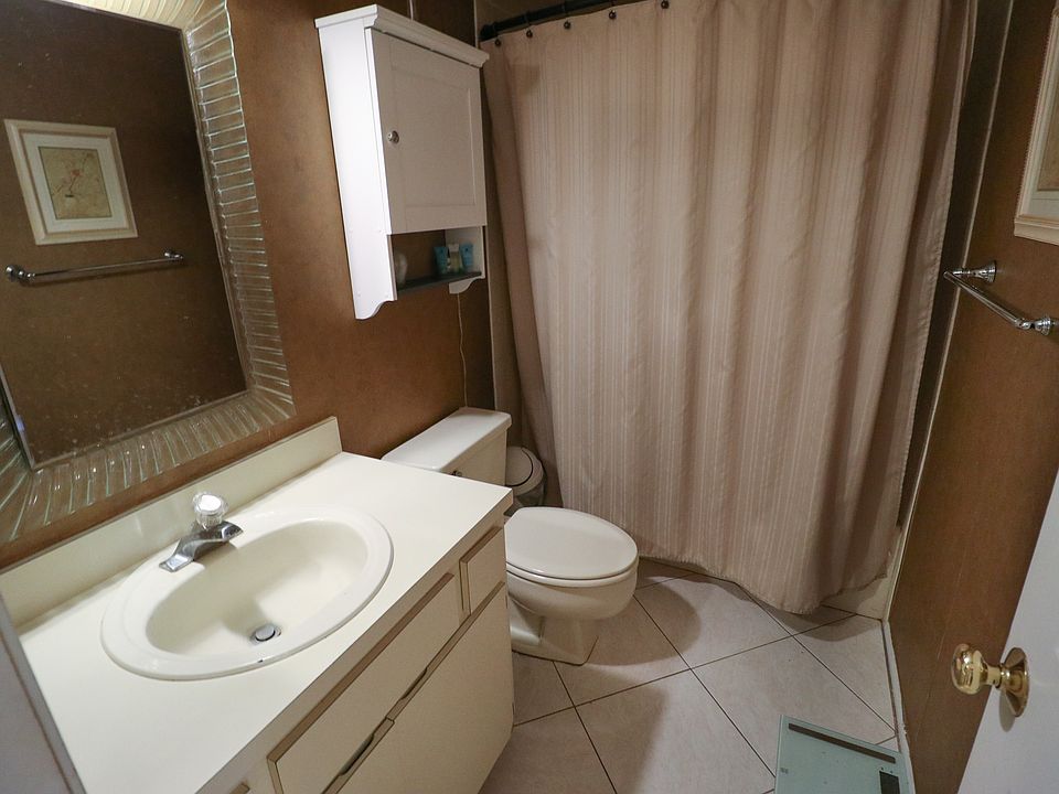 1st image of 2820 Whitehall Dr