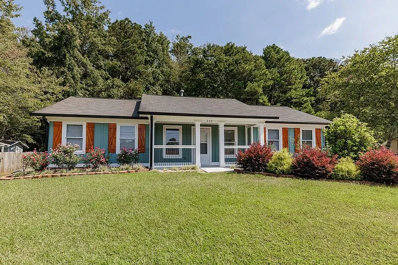 3 bed, 2.0 bath, $1,800 — Photo 2
