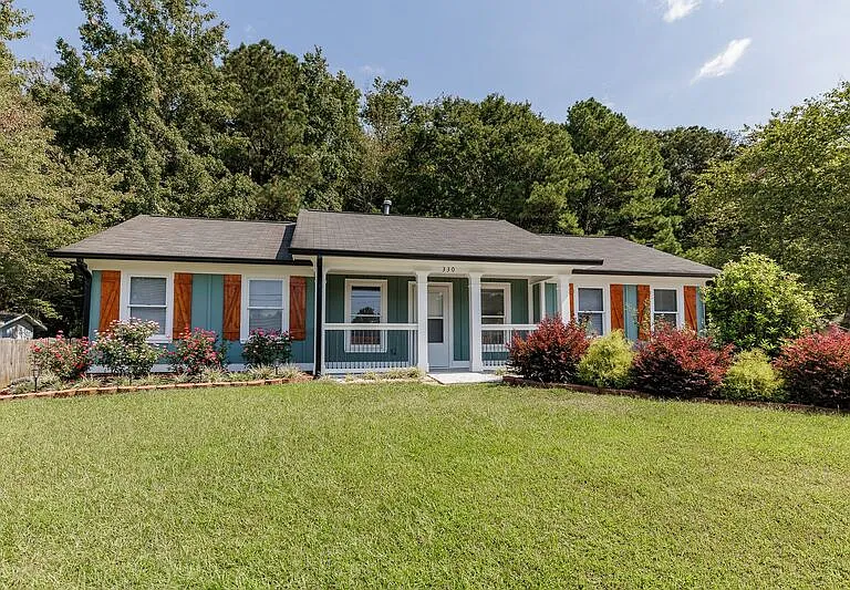 330 Monty Dr — Photo 2