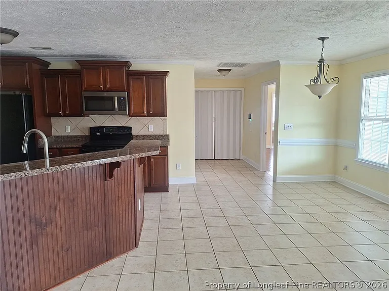 1941 Abbeydale Ln — Photo 10