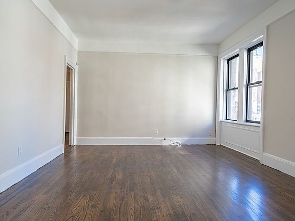 3rd image of 142 E 27th St #F7
