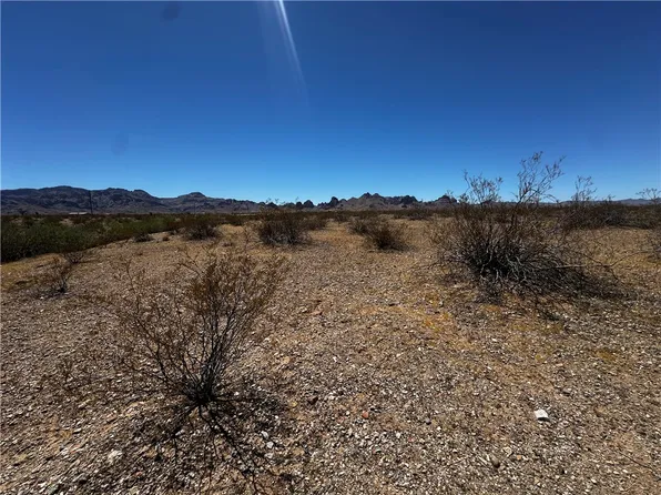 3193 S Zircon Rd, Golden Valley, AZ 86413