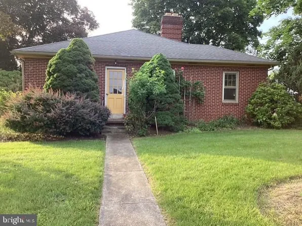 803 Spring St, Middletown, PA 17057