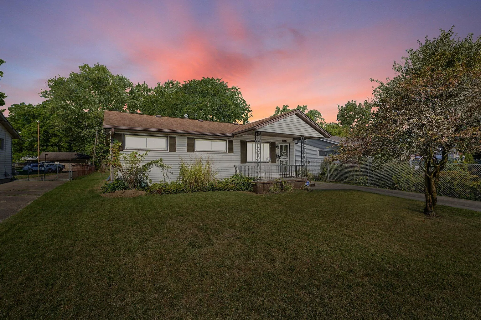 2807 Woodland Ave photo 1