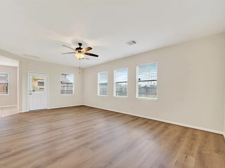 16119 Gavin Ln — Photo 20