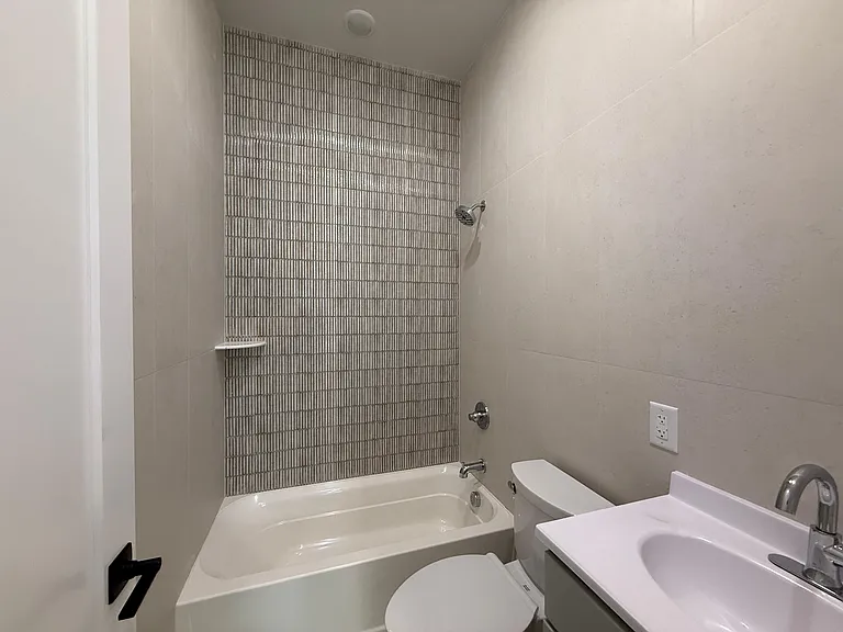 40 Lembeck Ave #206F — Photo 8