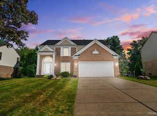 5749 Cherry Ln, West Bloomfield, MI