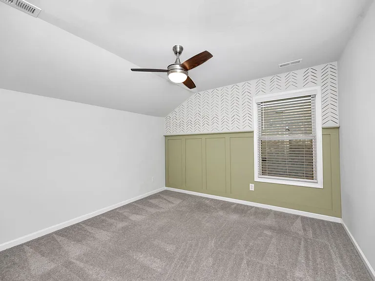 171 Kingswood Dr — Photo 34