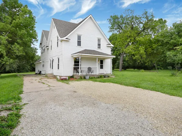 507 E Barton Rd, Leonardville, KS 66449