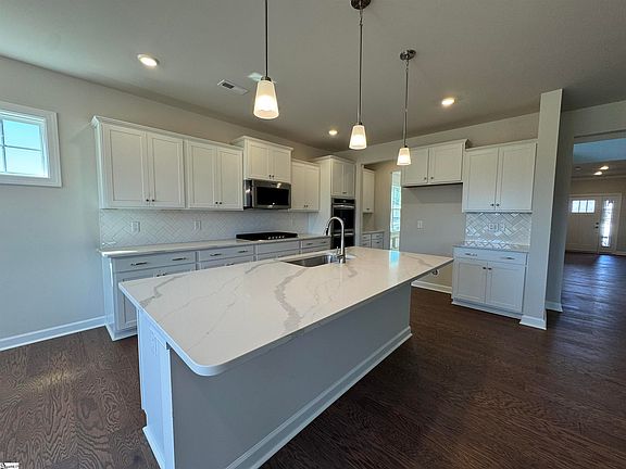 4th image of 106 Leaning Oaks Ln #26