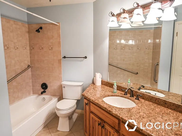 2298 E Oak Leaf Way — Photo 24