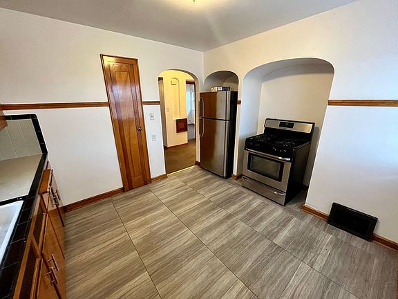 3rd image of 5050 W Medford Ave #557825F1