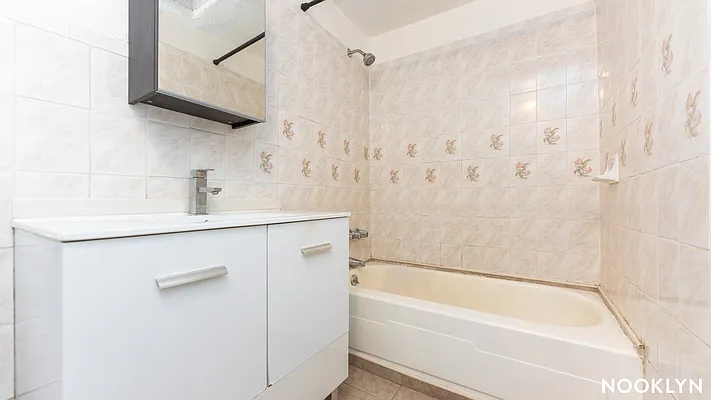 Rented by Nooklyn NYC LLC | media 8