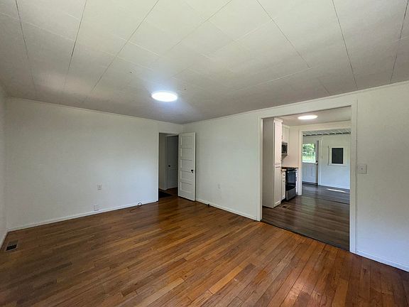 5th image of 402 Garfield Ave