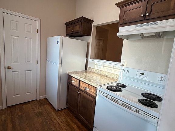 4th image of 410 E Lawnwood Ct
