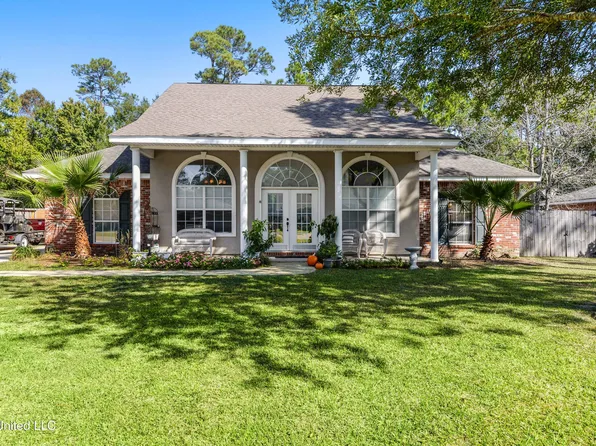 227 Henley Pl, Bay Saint Louis, MS 39520