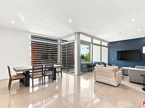 4th image of 901 Hancock Ave Unit 201