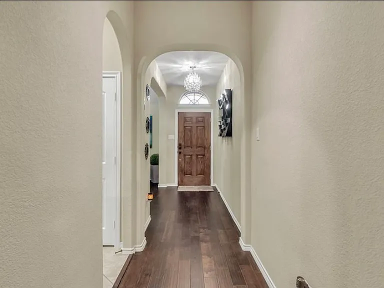 1410 Majestic Meadows Dr — Photo 6