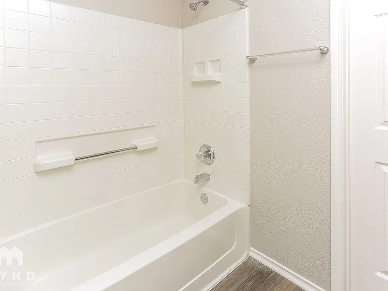 521 Denise St — Photo 23