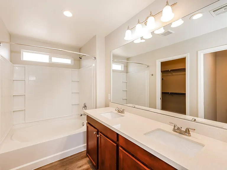 10215 Cougar Crossing St — Photo 11