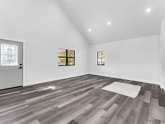 5th image of 3007 Mockingbird Road