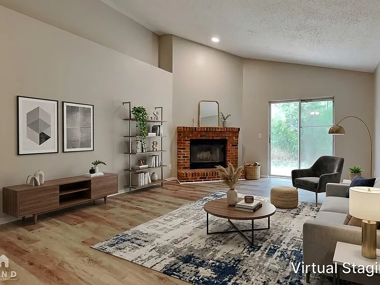 580 Staffordshire Dr — Photo 2