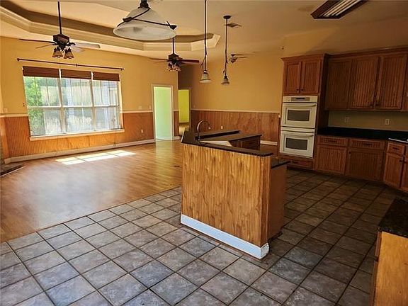 2nd image of 2293 Louisiana Ave