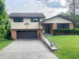 126 W Marshall Dr, Pittsburgh, PA