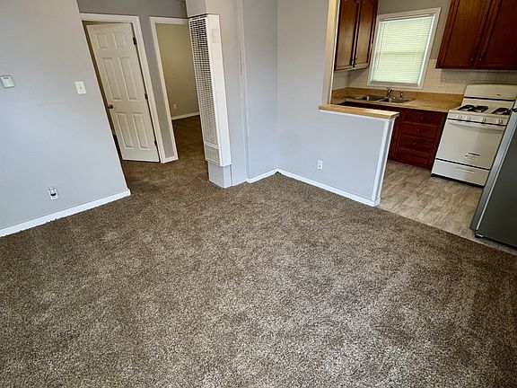 2nd image of 8200 Oak Dr