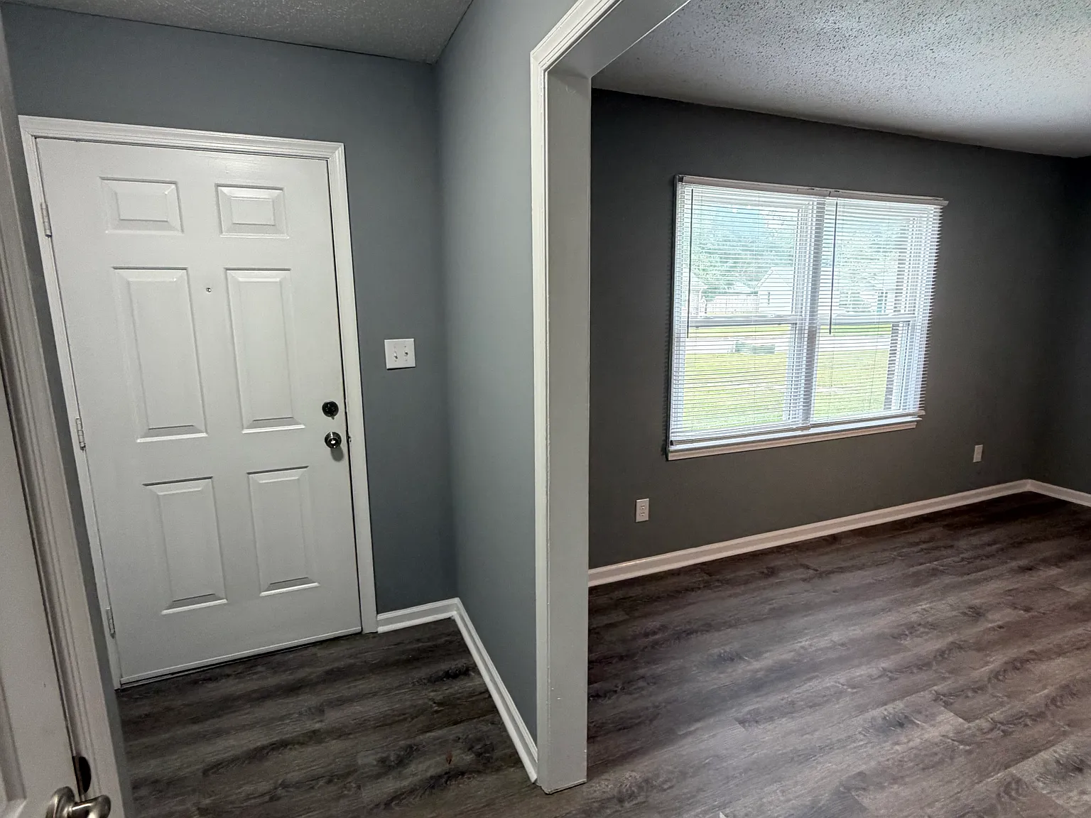 3 bed, 1676 sqft, $2,100 — Photo 2