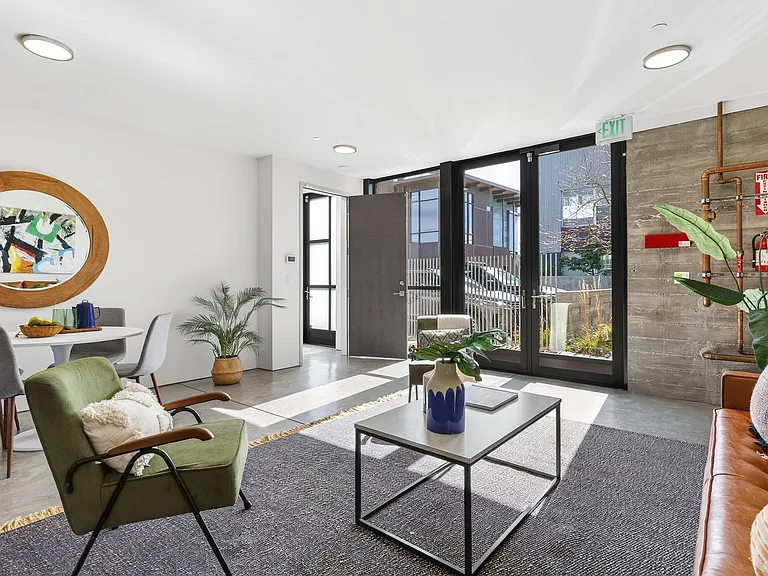 811 Folger Ave — Photo 50