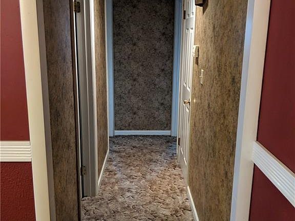 5th image of 68 Karen Ln
