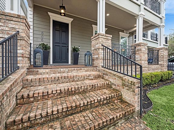 4th image of 606 Rutland St